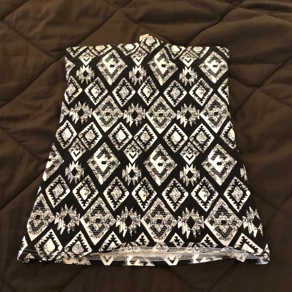 Black and white tube top